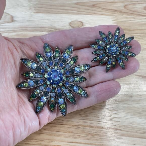 Vintage Joan Rivers Brooch Scatter Pins Swarovski Crystal Signed Blues & greens - Picture 4 of 13